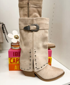BEIGE COWBOY STUDS
